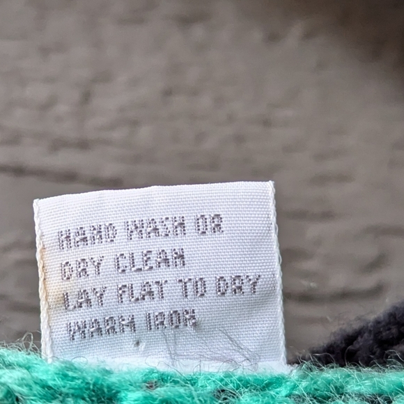 VTG 80s Heirlooms HandKnit 100% Wool Intarsia Christmas Holiday Sweater Medium - Picture 4 of 8